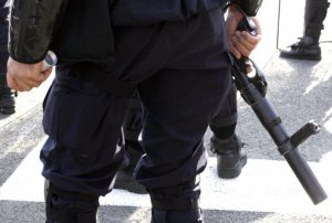 policajac-specijalac-policijsko-obezbedjenje-fonet-1388403279-420183