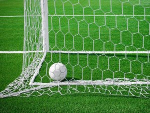 Lopta-u-golu-download-besplatne-sportske-pozadine-za-desktop-slike-sport-nogomet