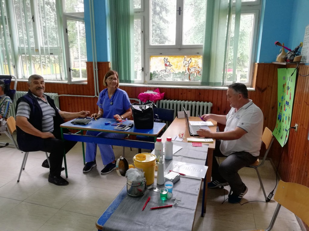 33599898_482962145455513_4377425896374534144_n