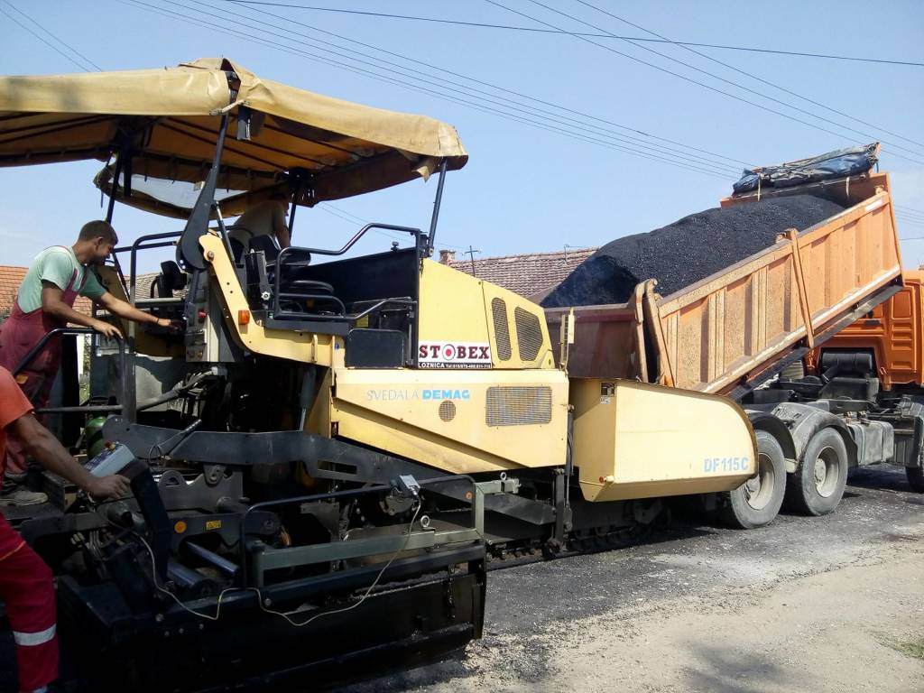 37780519_1309863772478522_4271259793785618432_n