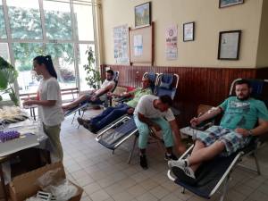 38942441_689958894695526_6113968997638602752_n